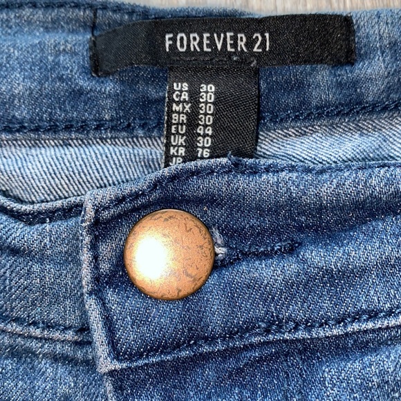 Forever 21 Skinny Jeans. Size 30 - Picture 4 of 4